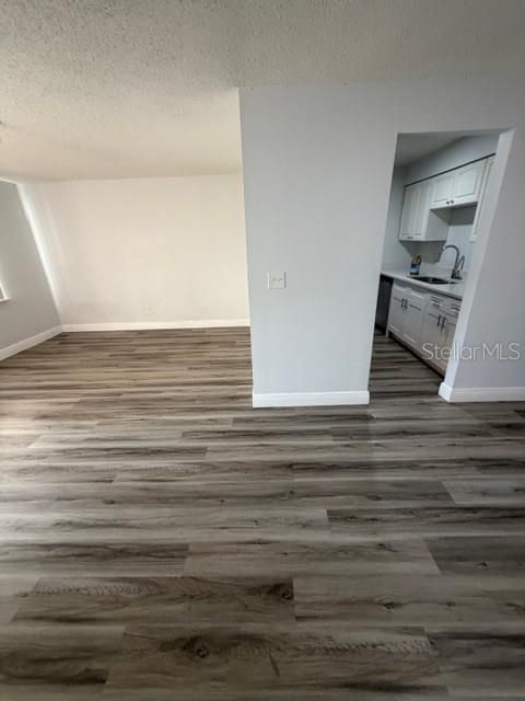For Rent: $1,200 (1 beds, 1 baths, 760 Square Feet)