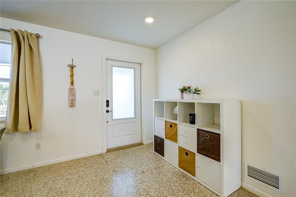 For Rent: $3,750 (3 beds, 3 baths, 2017 Square Feet)