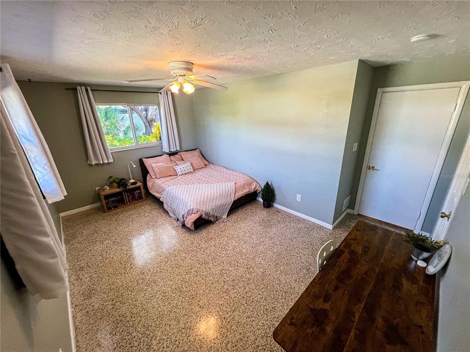 For Rent: $3,750 (3 beds, 3 baths, 2017 Square Feet)