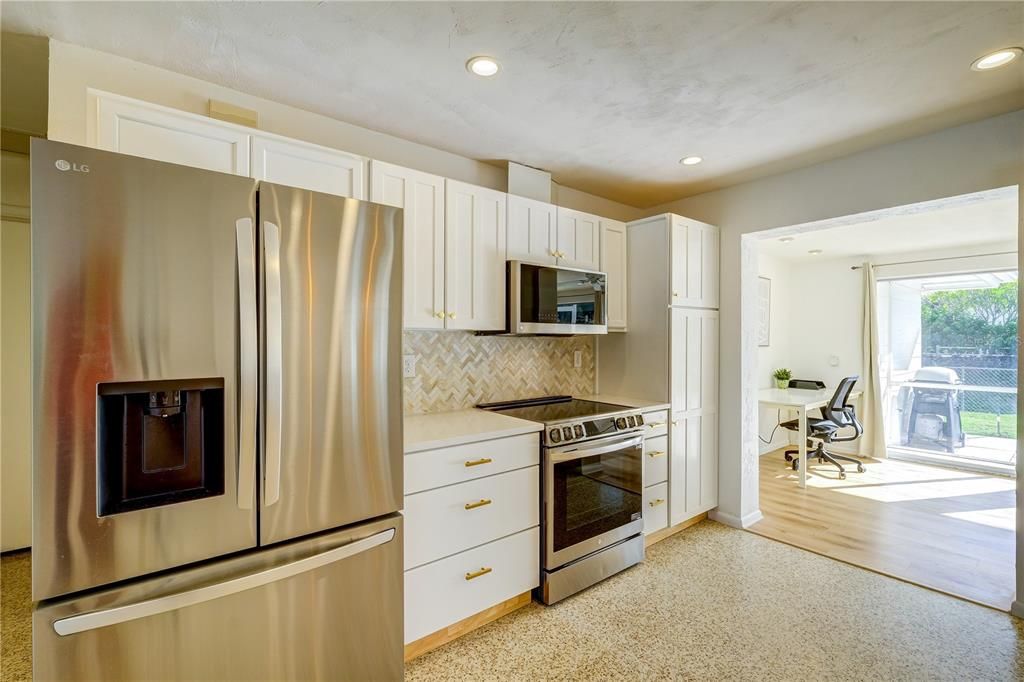 For Rent: $3,750 (3 beds, 3 baths, 2017 Square Feet)