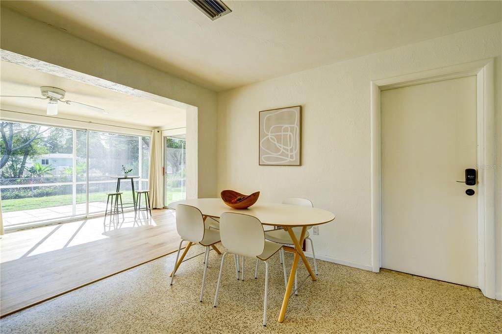 For Rent: $3,750 (3 beds, 3 baths, 2017 Square Feet)