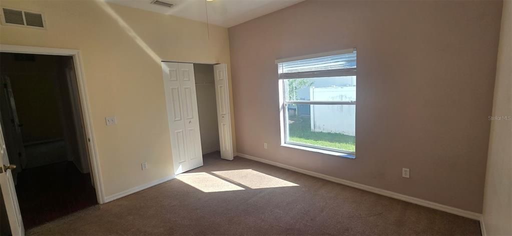 For Rent: $1,950 (4 beds, 2 baths, 1748 Square Feet)