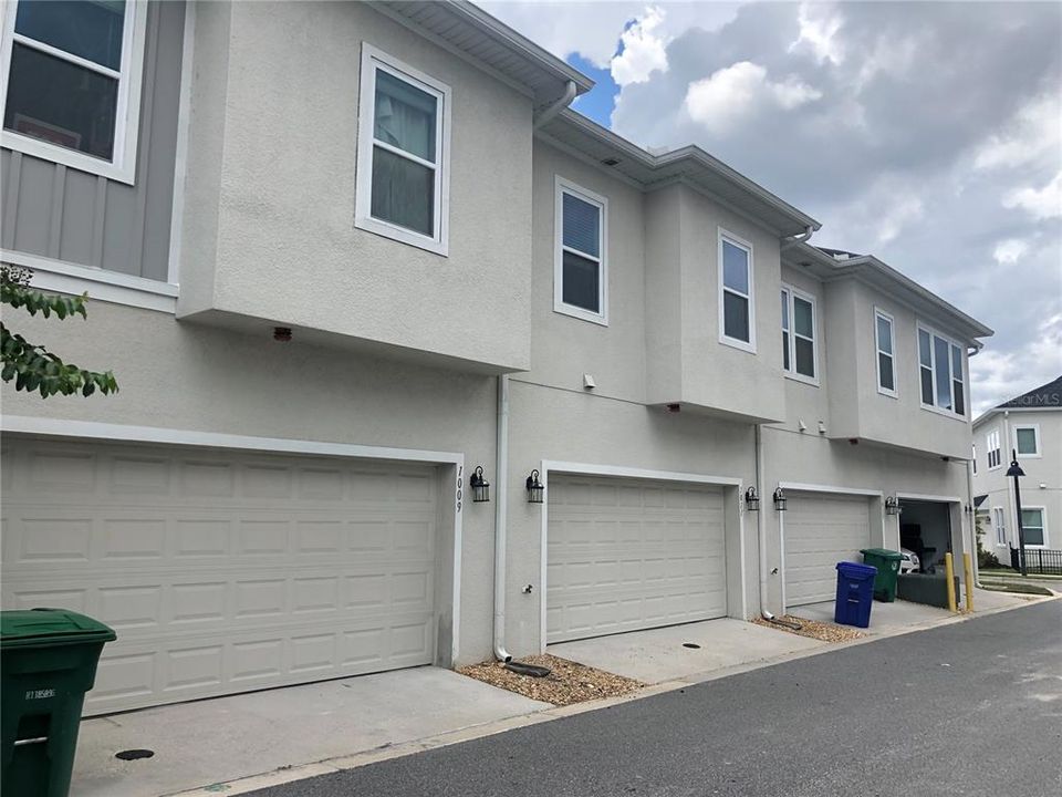 出租: $3,000 (2 贝兹, 2 浴室, 1612 平方英尺)