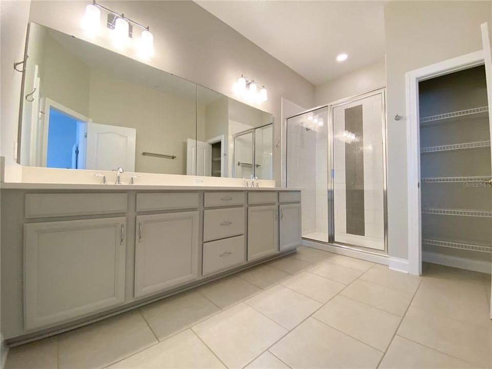 出租: $3,000 (2 贝兹, 2 浴室, 1612 平方英尺)