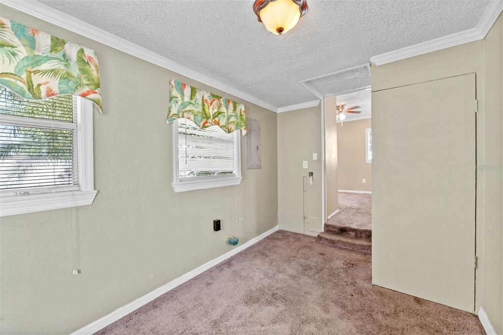 Active With Contract: $235,000 (3 beds, 1 baths, 770 Square Feet)