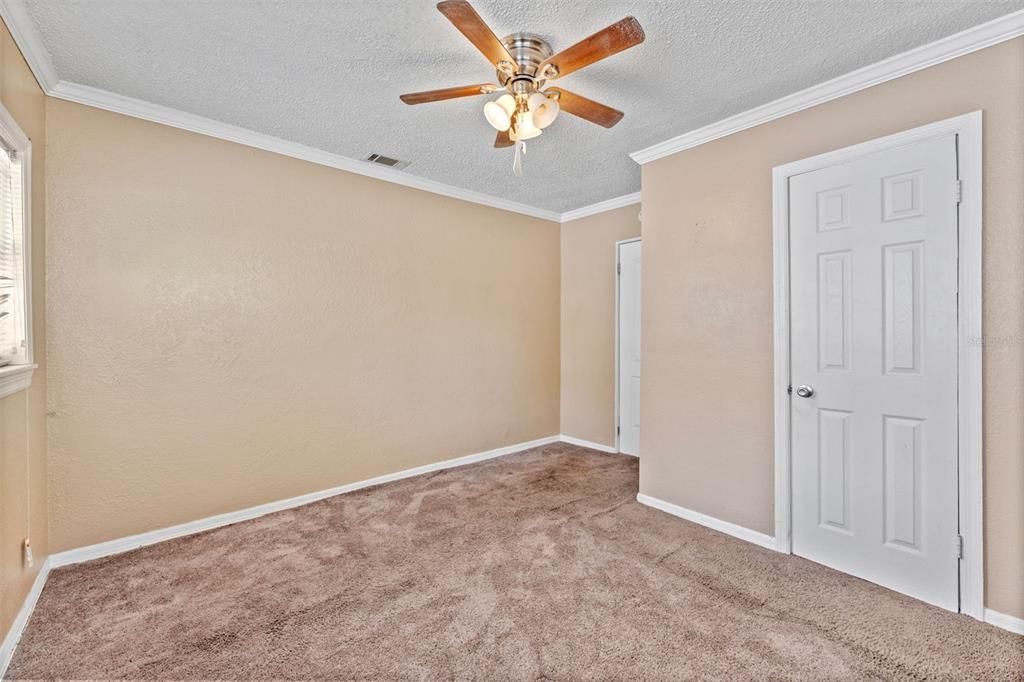 Active With Contract: $235,000 (3 beds, 1 baths, 770 Square Feet)