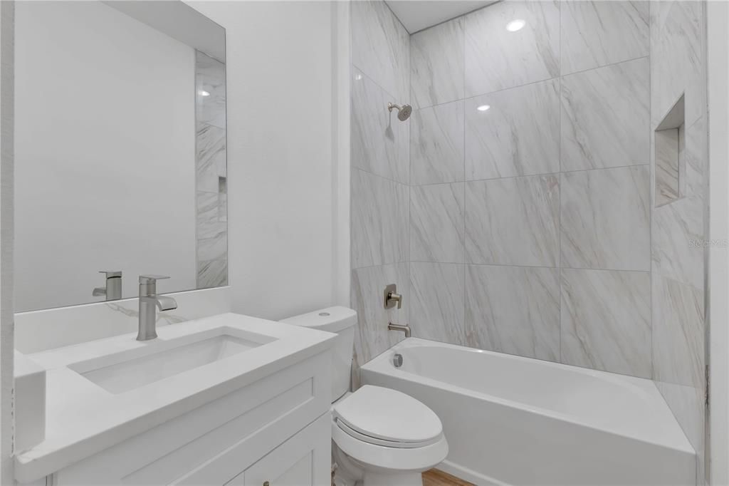 На продажу: $450,000 (4 спален, 2 ванн, 1802 Квадратных фут)