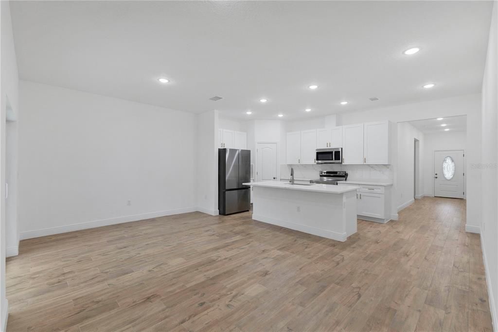 На продажу: $450,000 (4 спален, 2 ванн, 1802 Квадратных фут)