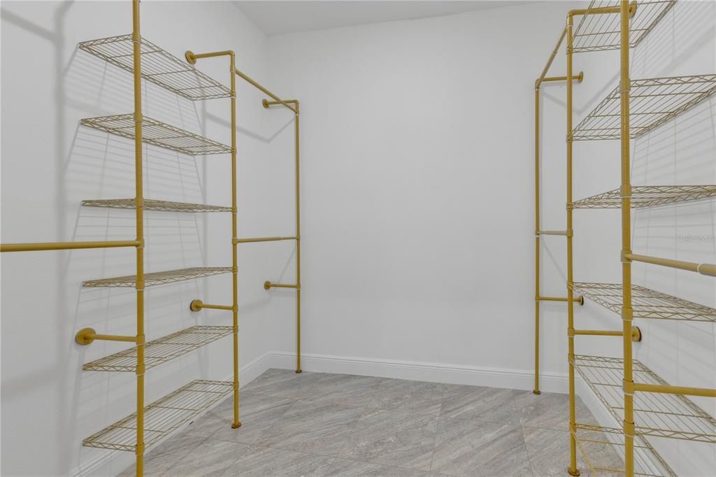 На продажу: $450,000 (4 спален, 2 ванн, 1802 Квадратных фут)