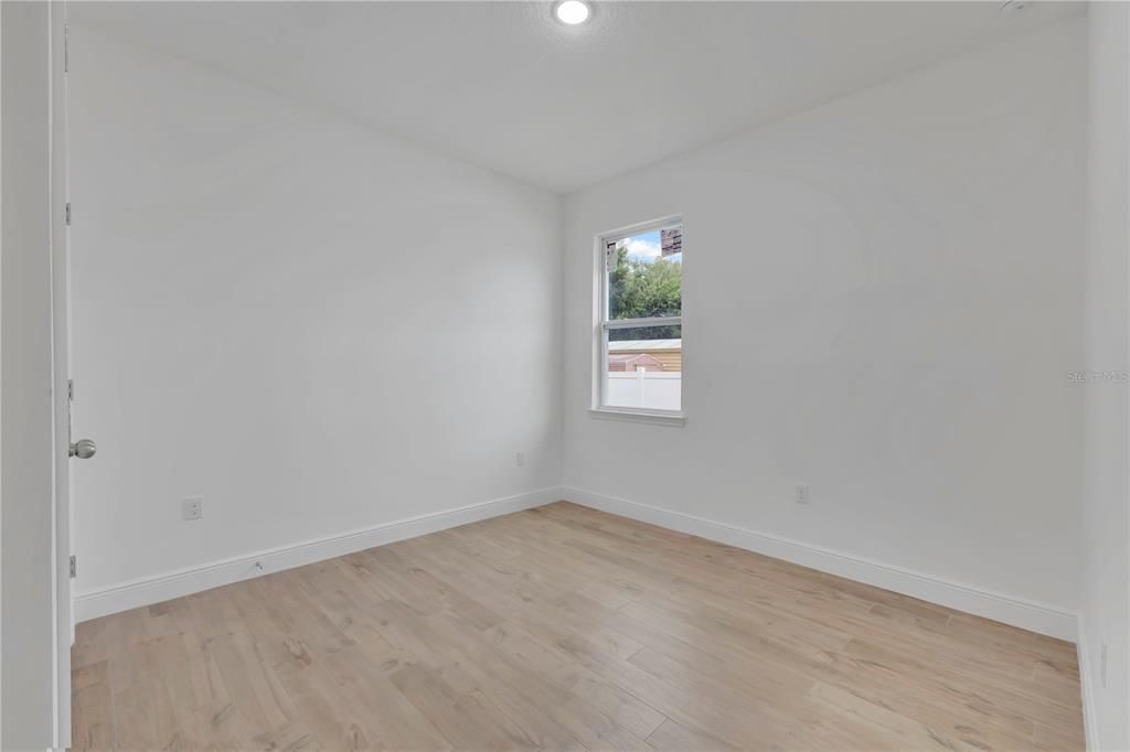 На продажу: $450,000 (4 спален, 2 ванн, 1802 Квадратных фут)