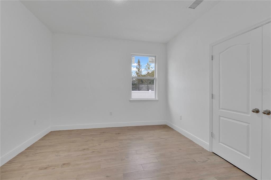 На продажу: $450,000 (4 спален, 2 ванн, 1802 Квадратных фут)