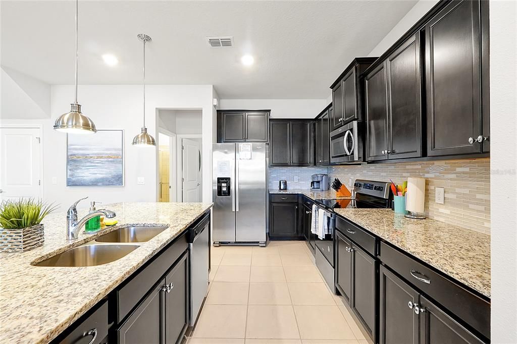 待售: $585,000 (5 贝兹, 4 浴室, 2504 平方英尺)