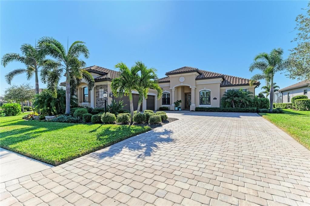 For Sale: $1,325,000 (4 beds, 2 baths, 2390 Square Feet)