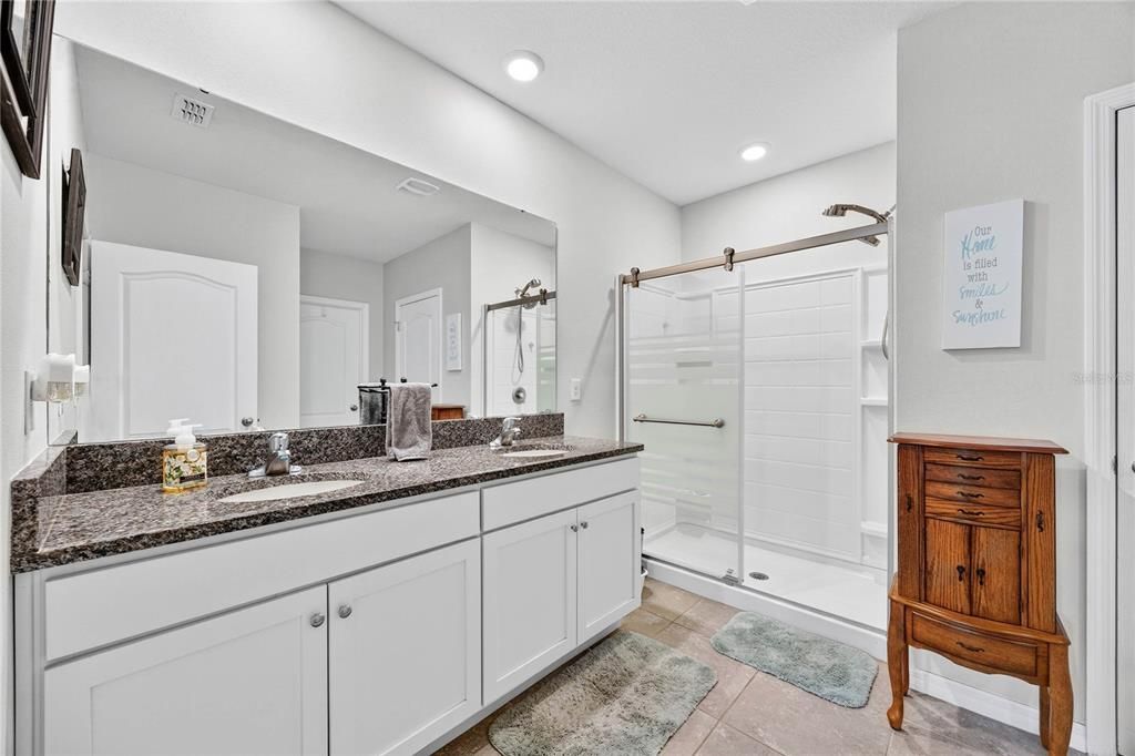 For Sale: $365,000 (4 beds, 2 baths, 1846 Square Feet)