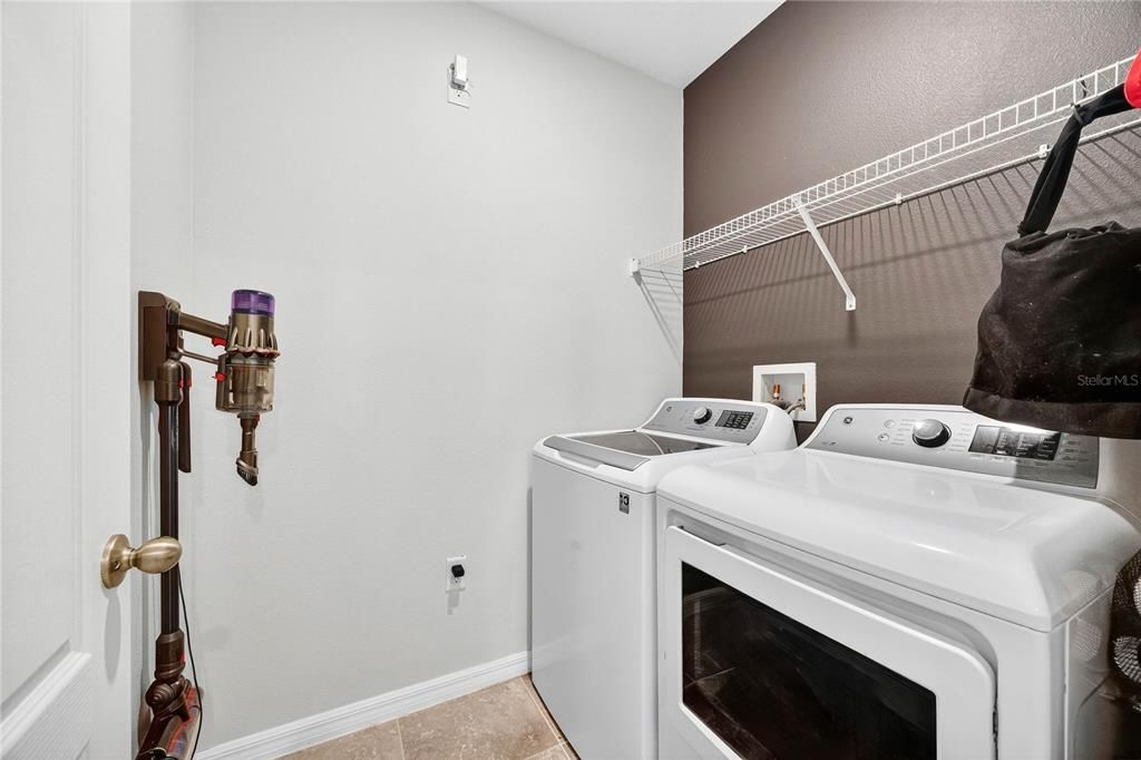 For Sale: $365,000 (4 beds, 2 baths, 1846 Square Feet)