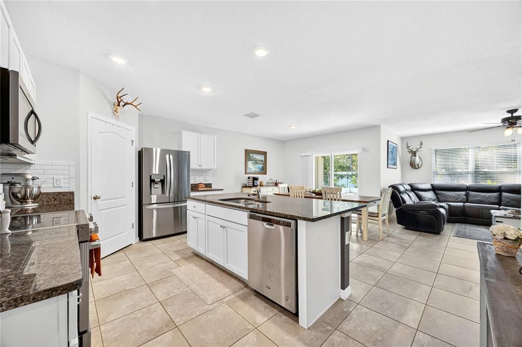 For Sale: $365,000 (4 beds, 2 baths, 1846 Square Feet)