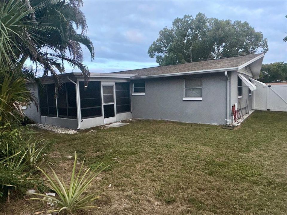 For Sale: $319,900 (2 beds, 2 baths, 1310 Square Feet)