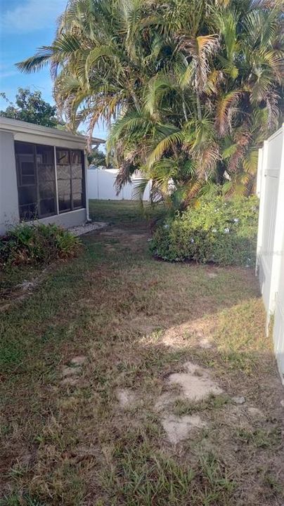 For Sale: $319,900 (2 beds, 2 baths, 1310 Square Feet)