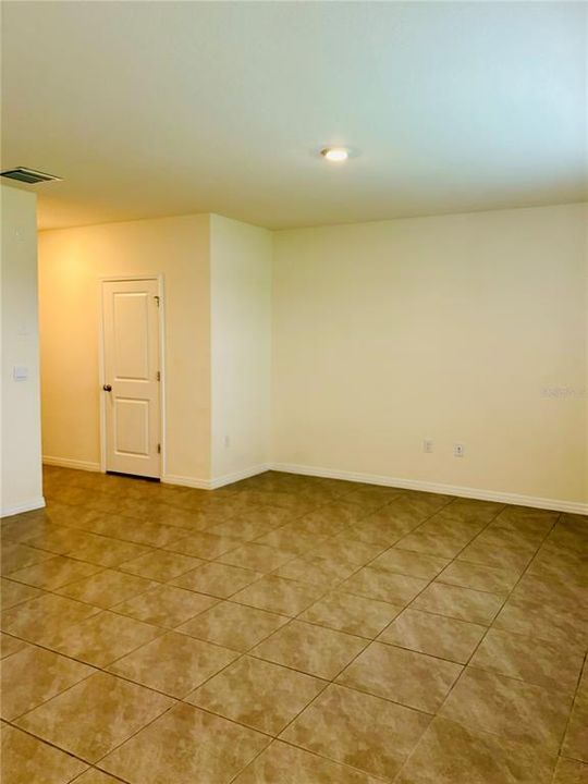 En Renta: $2,400 (3 camas, 2 baños, 1961 Pies cuadrados)