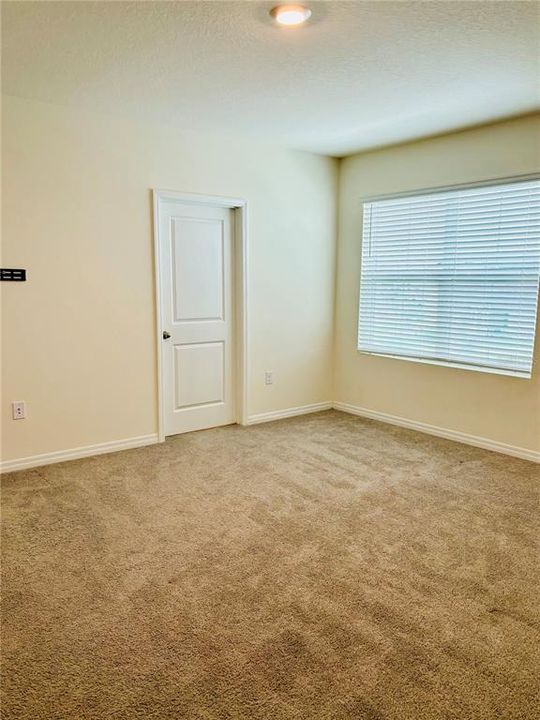 En Renta: $2,400 (3 camas, 2 baños, 1961 Pies cuadrados)