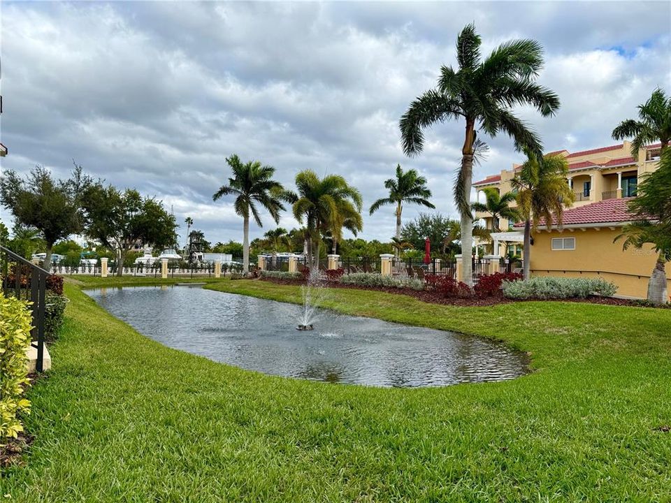 合同活跃: $595,000 (3 贝兹, 2 浴室, 2763 平方英尺)