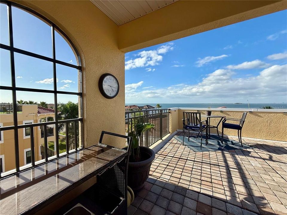 合同活跃: $595,000 (3 贝兹, 2 浴室, 2763 平方英尺)