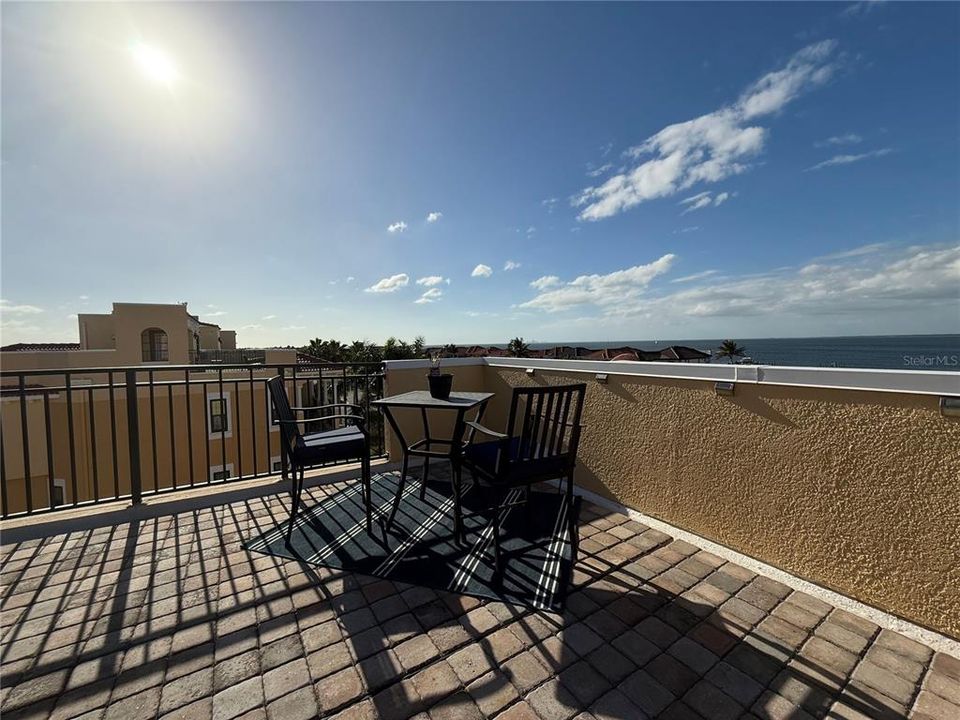 合同活跃: $595,000 (3 贝兹, 2 浴室, 2763 平方英尺)