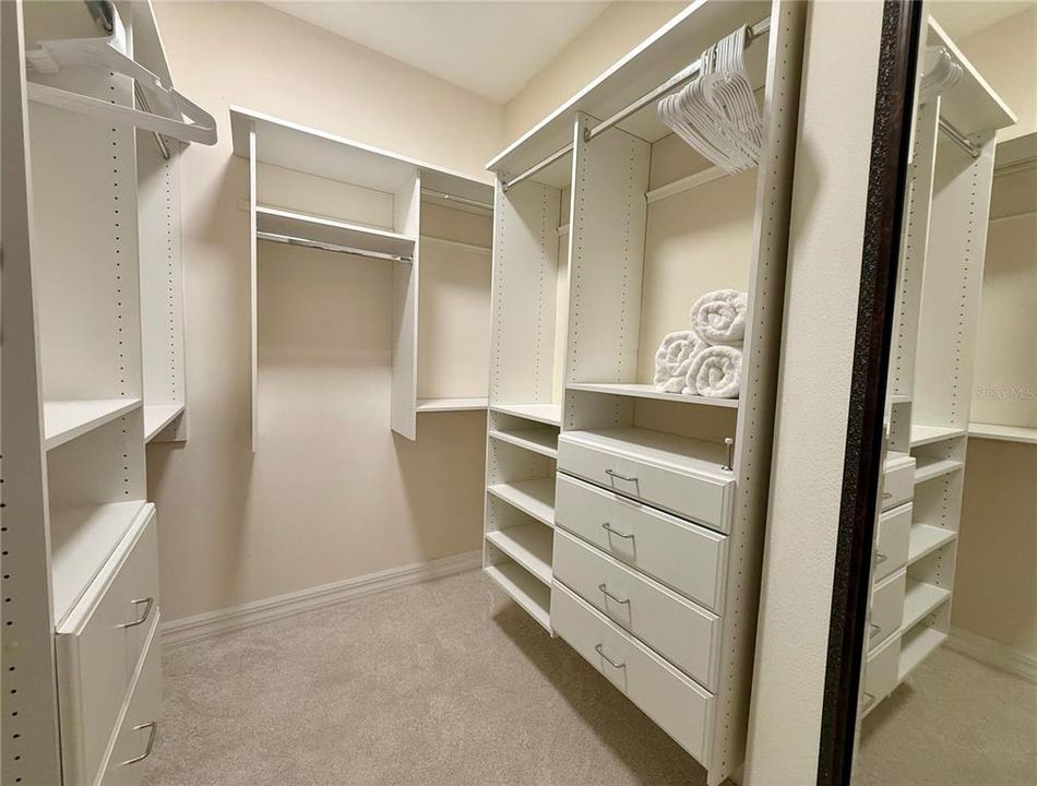 合同活跃: $595,000 (3 贝兹, 2 浴室, 2763 平方英尺)