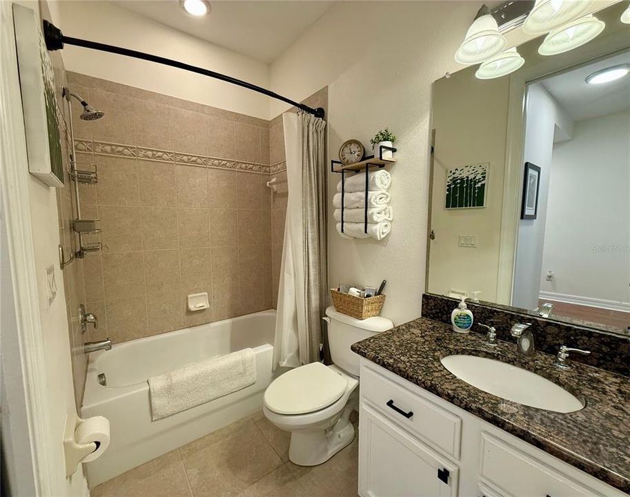 合同活跃: $595,000 (3 贝兹, 2 浴室, 2763 平方英尺)