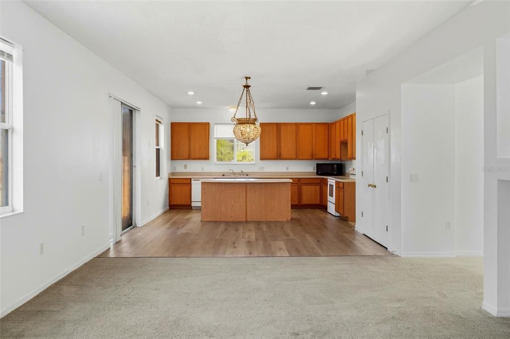 En Venta: $309,900 (3 camas, 2 baños, 1896 Pies cuadrados)