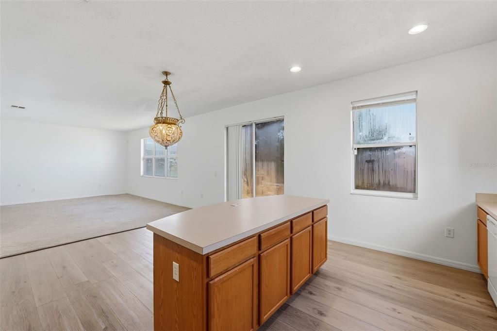 En Venta: $309,900 (3 camas, 2 baños, 1896 Pies cuadrados)