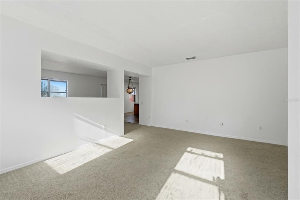 En Venta: $309,900 (3 camas, 2 baños, 1896 Pies cuadrados)