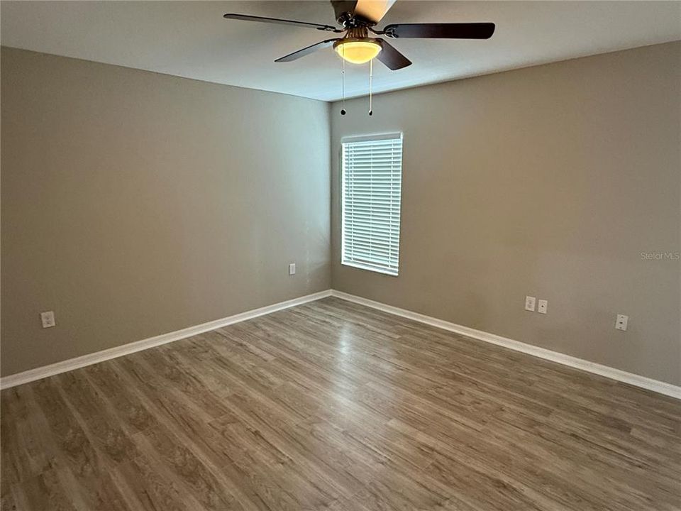 For Rent: $1,975 (4 beds, 2 baths, 1688 Square Feet)