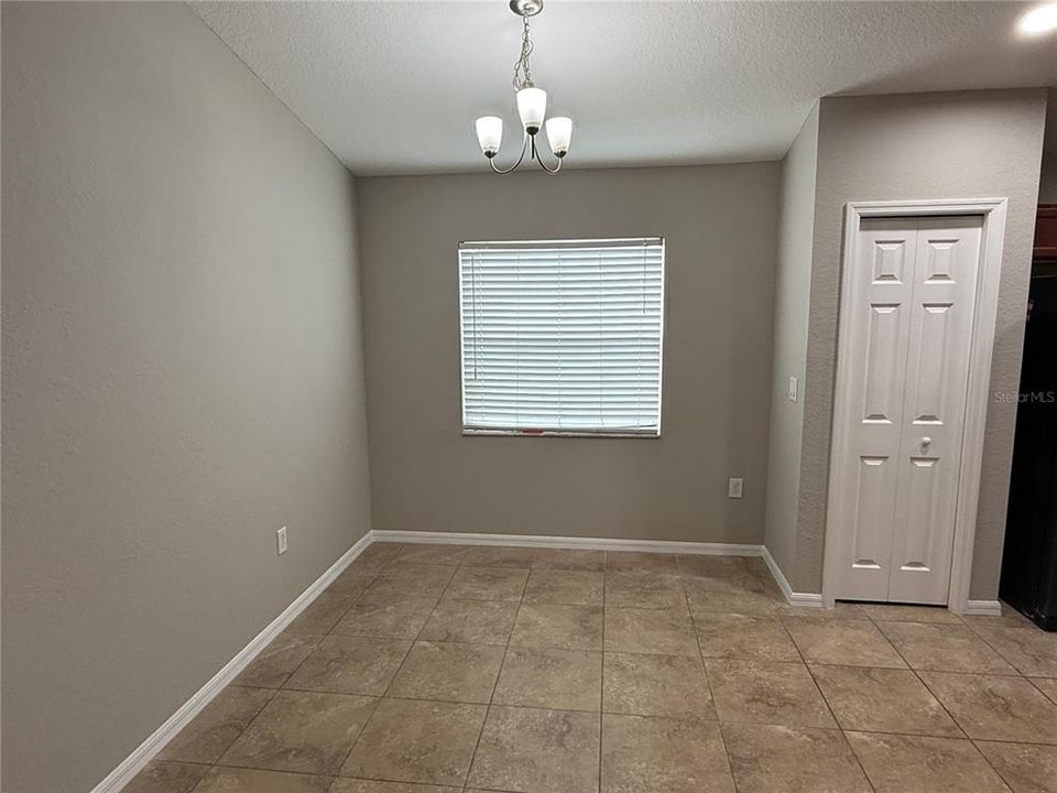 For Rent: $1,975 (4 beds, 2 baths, 1688 Square Feet)