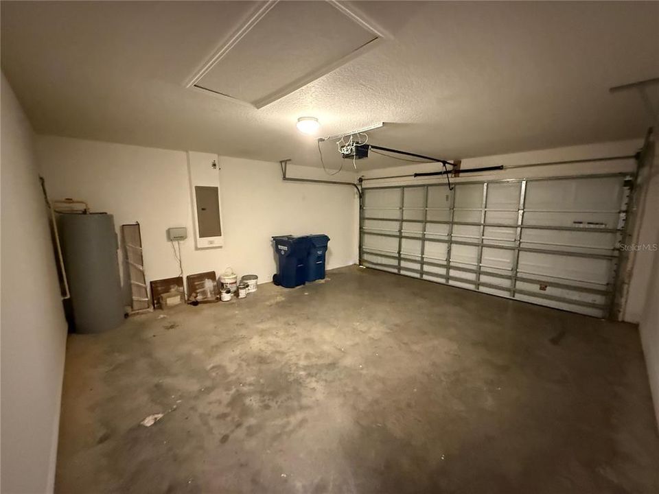 For Rent: $1,975 (4 beds, 2 baths, 1688 Square Feet)