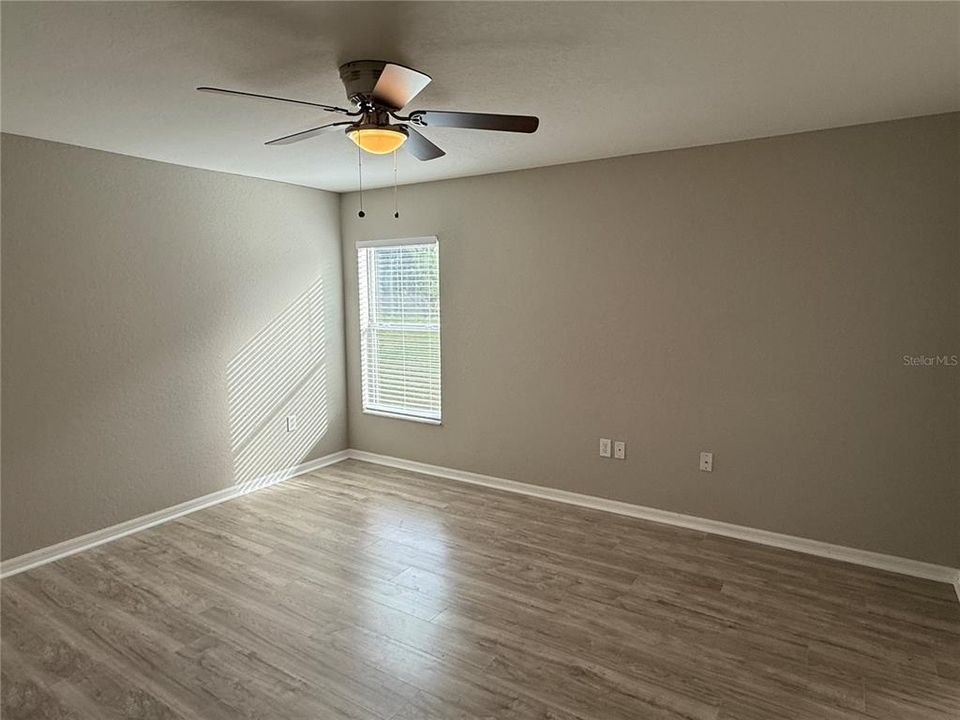 For Rent: $1,975 (4 beds, 2 baths, 1688 Square Feet)