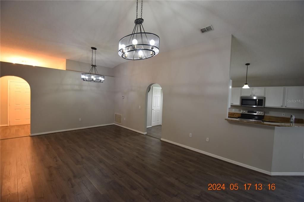 出租: $2,295 (3 贝兹, 2 浴室, 1865 平方英尺)