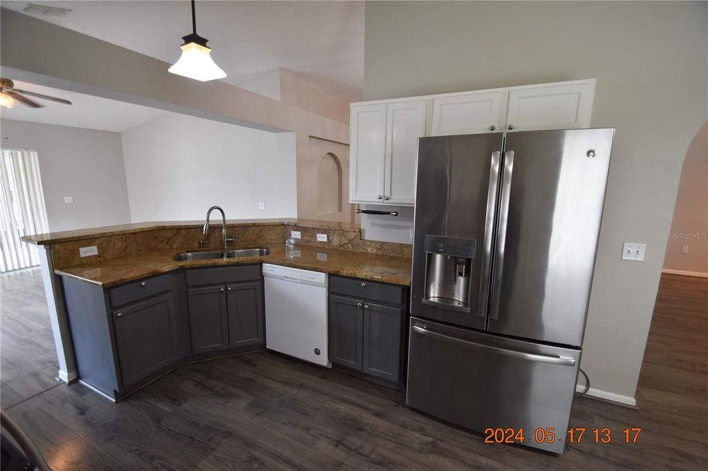 出租: $2,295 (3 贝兹, 2 浴室, 1865 平方英尺)