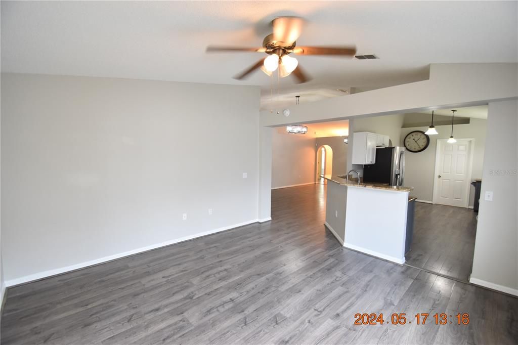 出租: $2,295 (3 贝兹, 2 浴室, 1865 平方英尺)