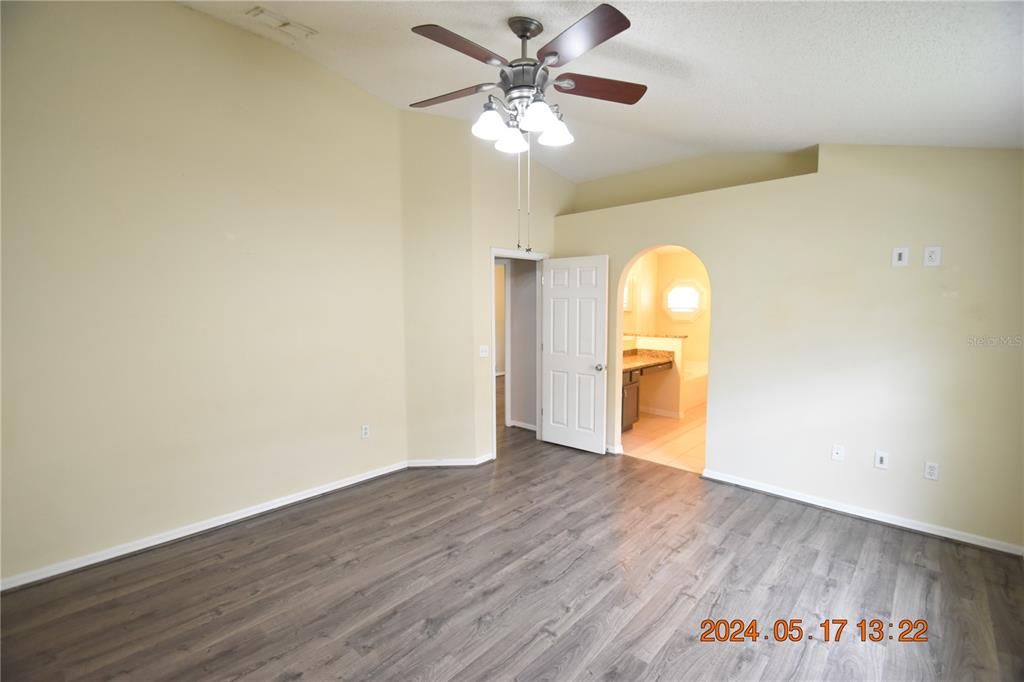 出租: $2,295 (3 贝兹, 2 浴室, 1865 平方英尺)