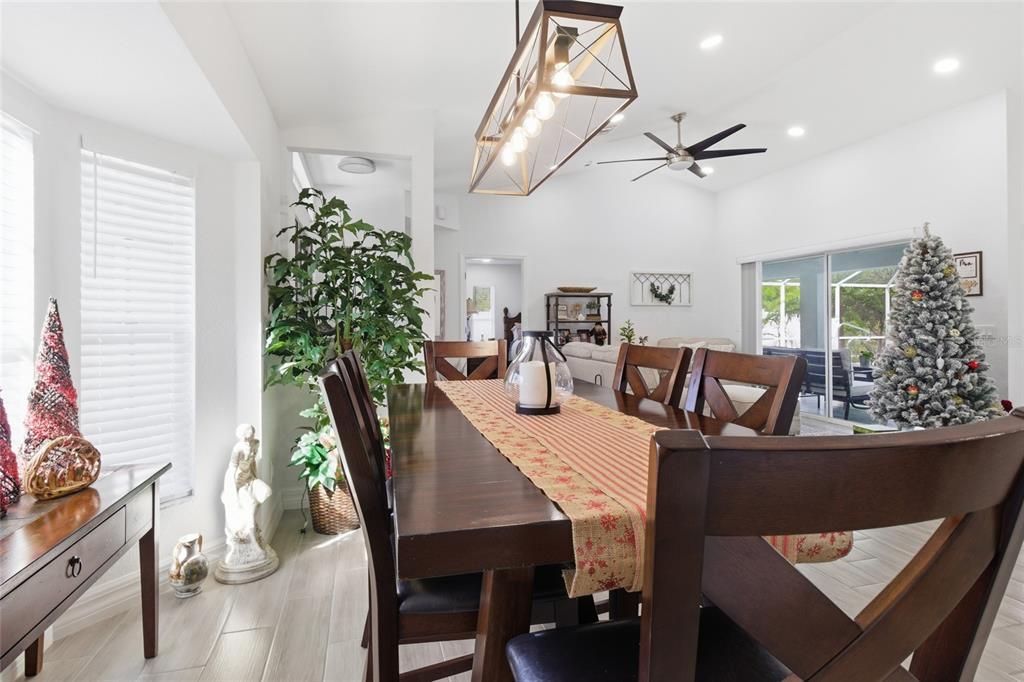 На продажу: $550,000 (3 спален, 2 ванн, 1910 Квадратных фут)