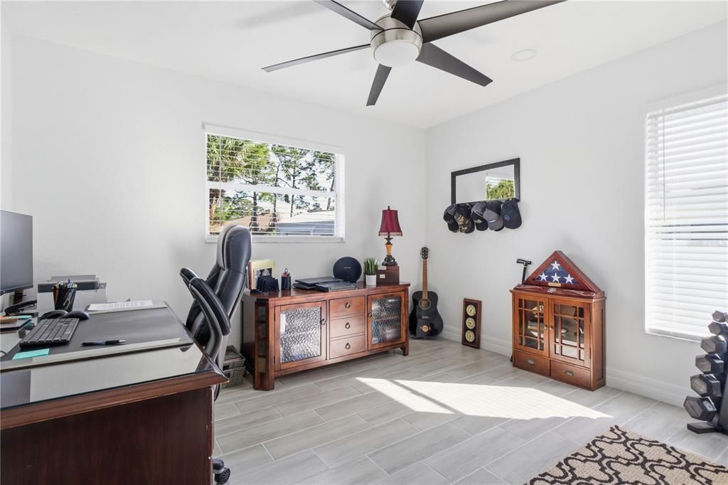 На продажу: $550,000 (3 спален, 2 ванн, 1910 Квадратных фут)