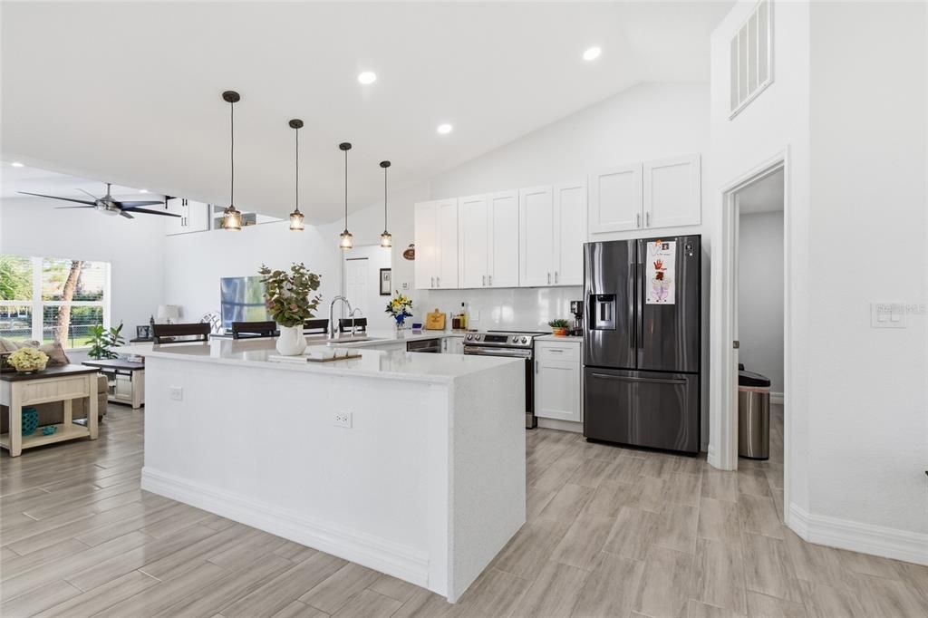 На продажу: $550,000 (3 спален, 2 ванн, 1910 Квадратных фут)