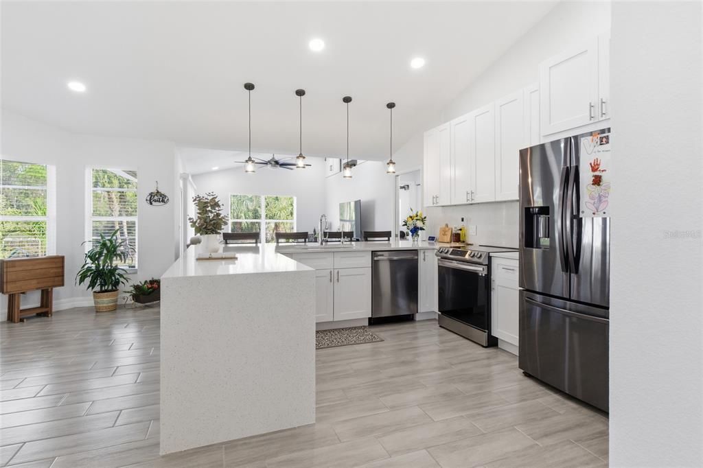 На продажу: $550,000 (3 спален, 2 ванн, 1910 Квадратных фут)