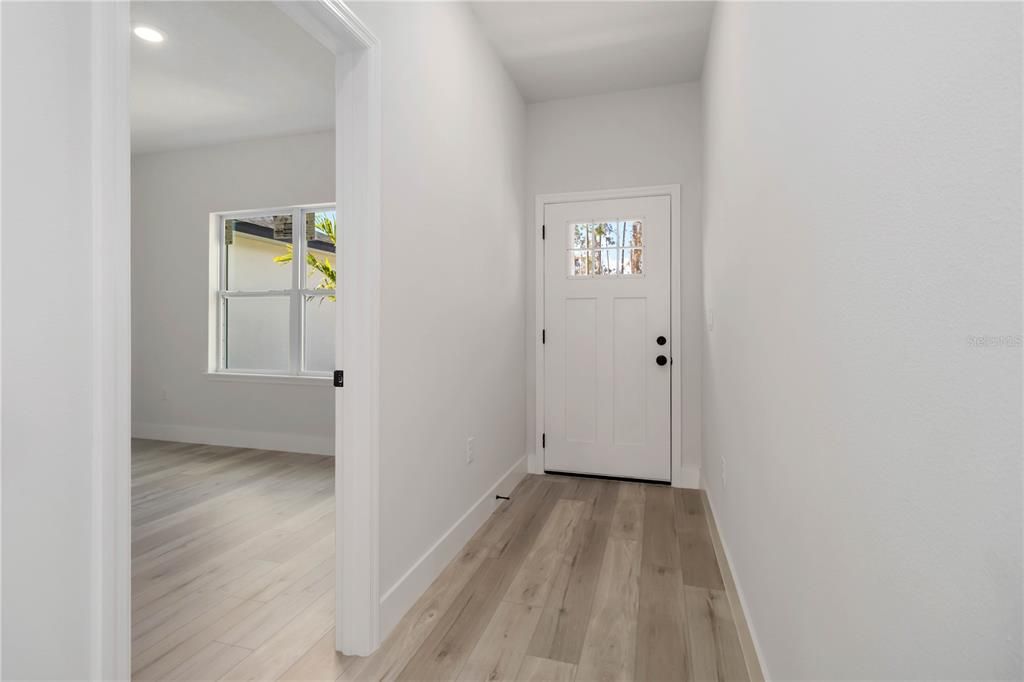 En Venta: $359,900 (4 camas, 3 baños, 1894 Pies cuadrados)