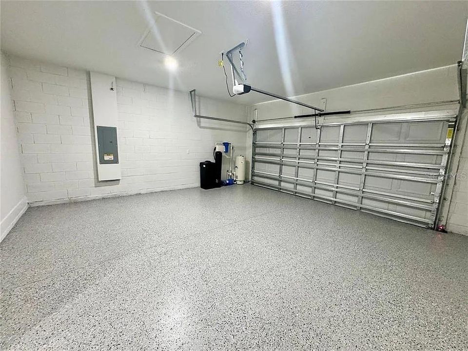 En Venta: $359,900 (4 camas, 3 baños, 1894 Pies cuadrados)