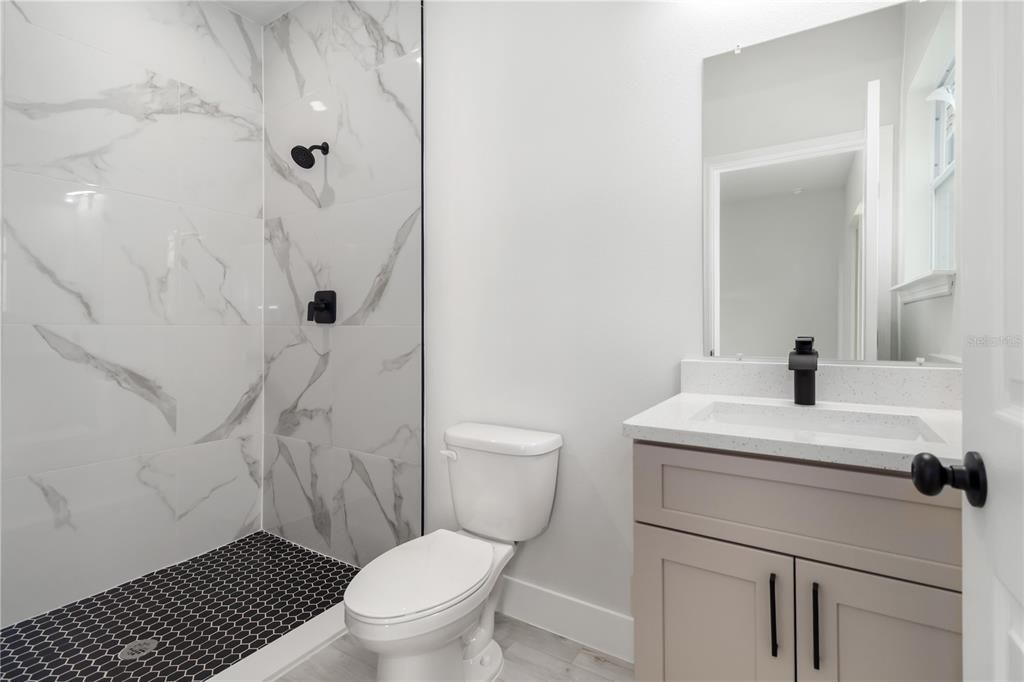 En Venta: $359,900 (4 camas, 3 baños, 1894 Pies cuadrados)