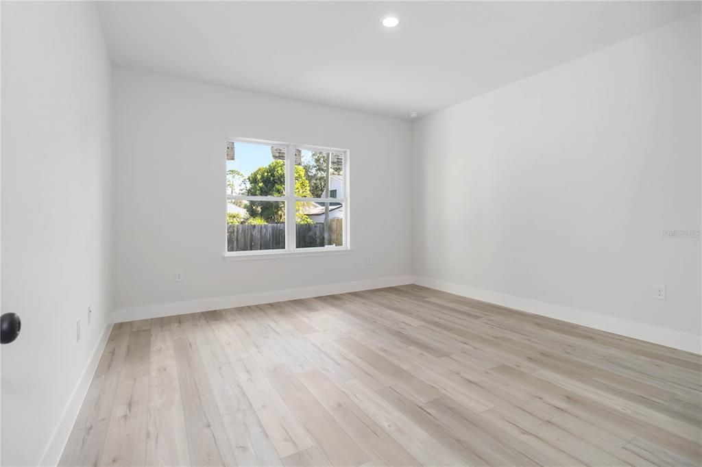 En Venta: $359,900 (4 camas, 3 baños, 1894 Pies cuadrados)