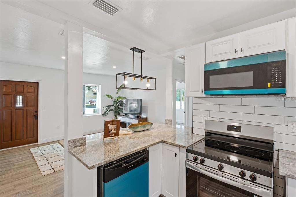 For Sale: $410,000 (3 beds, 2 baths, 1122 Square Feet)