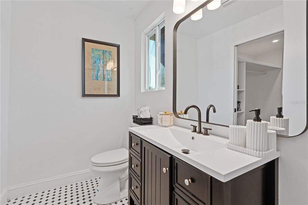 For Sale: $410,000 (3 beds, 2 baths, 1122 Square Feet)